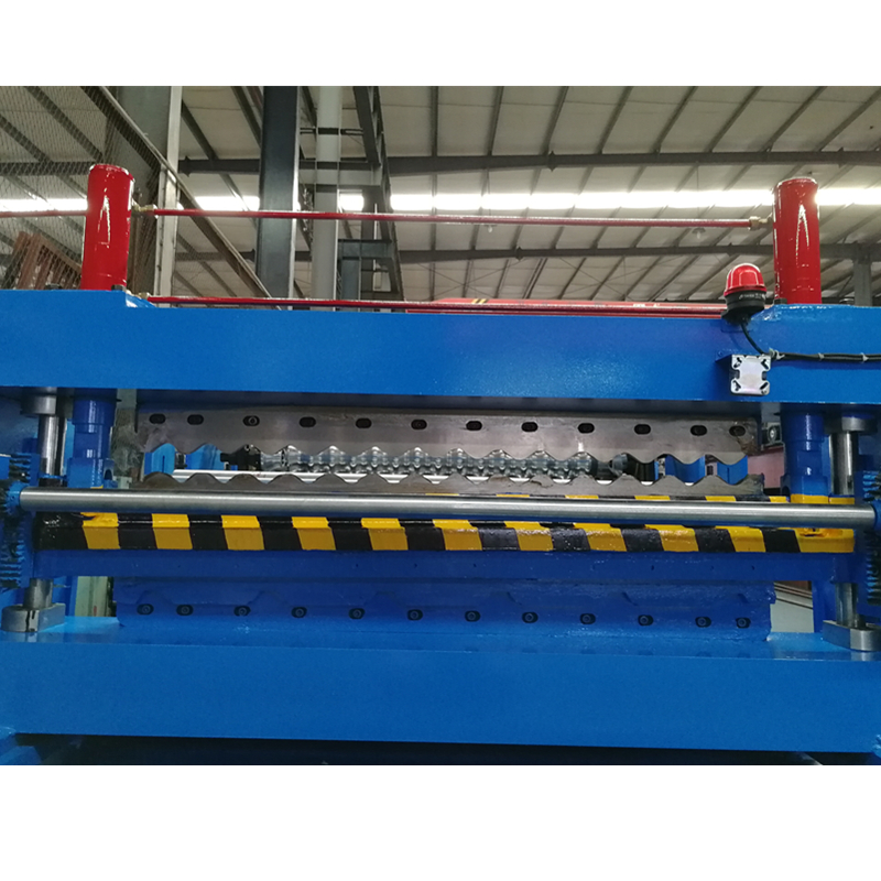 Corrugated panel forming rollers and finished panel cross section diagram